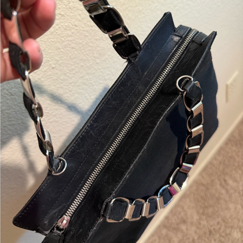 Salvatore Ferragamo Black Chain-Handle Shoulder Bag - Picture 4 of 11